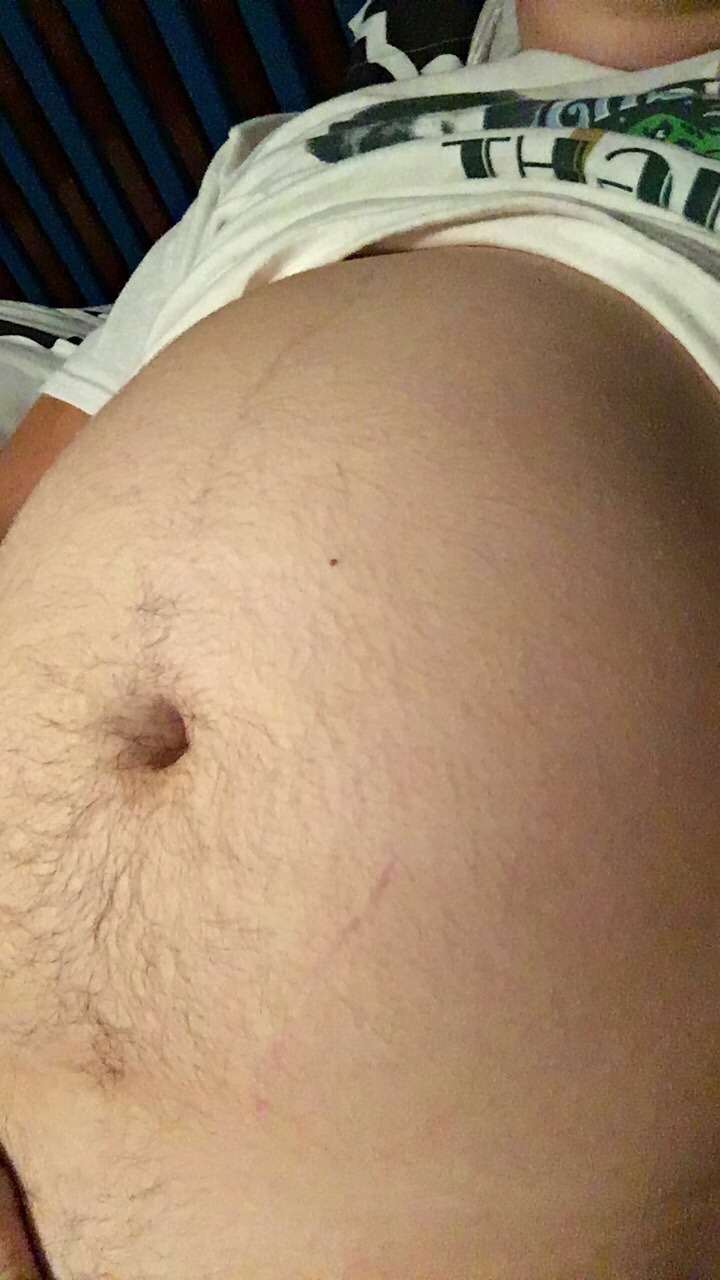 bigbellyboy77:Filled up my fat tank with 4000 calories of McDonald’s!