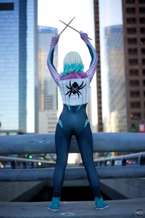 cosplayandgeekstuff:    Maid of Might Cosplay (USA) as Spider-Gwen (Punk version)Photos I and II by:  Craig’s Cosplay Corral  Photo III by:  Nelsphotos  