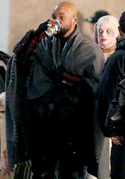 celebritiesofcolor:  Will Smith and Margot Robbie on the ‘Suicide Squad’ set