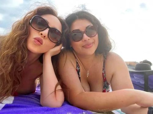 Throwback to sunbathing adventures with @artyfakes for the past two weeks! It was such a treat being