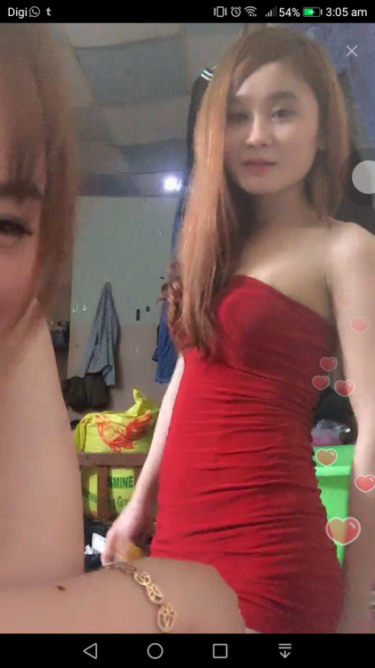 malaysianstorys: Vietnamese slut purposely showing her panty on bigo