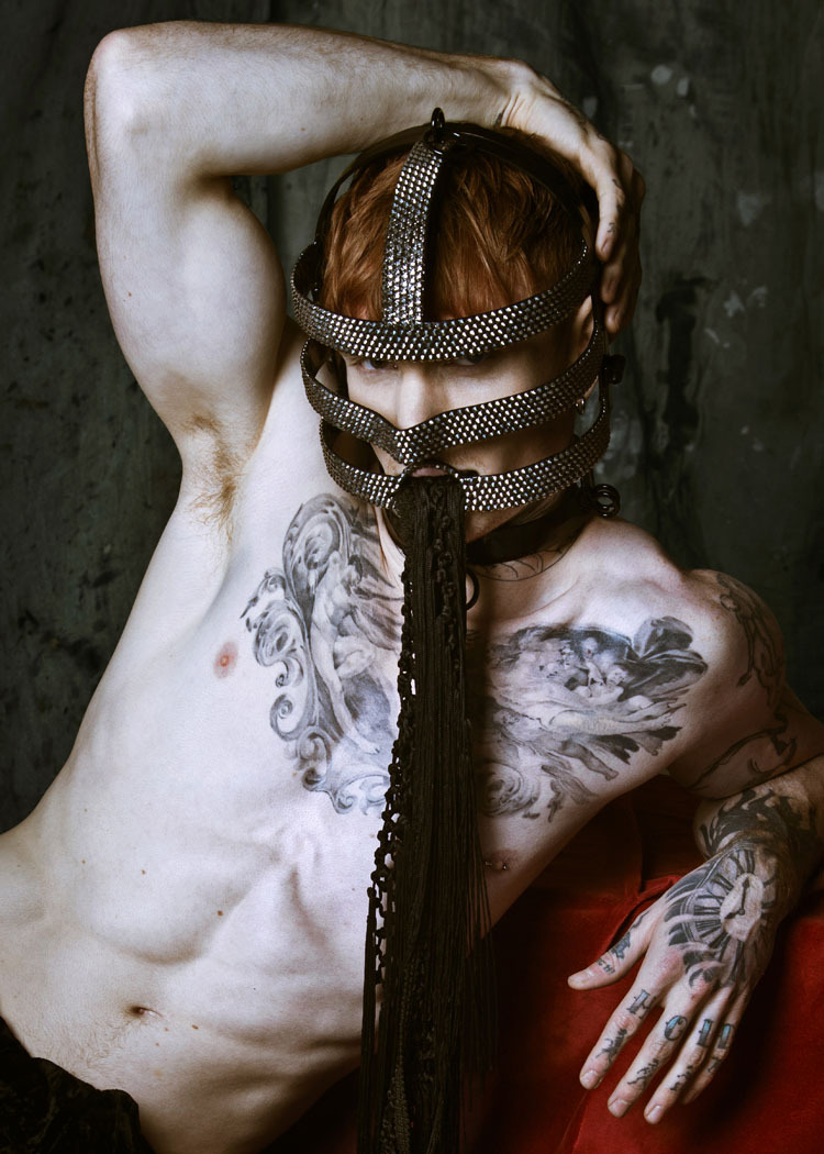 sbfantasy:  hold