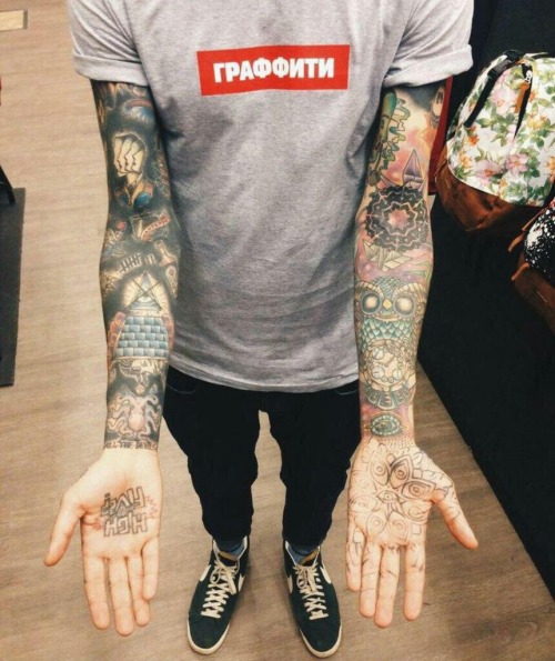 Sleeves, omg sleeves