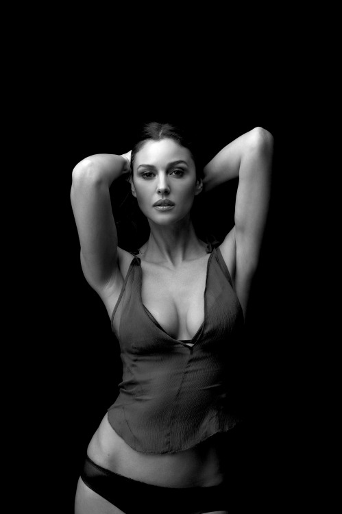 noirwerk: Monica Bellucci – Esquire (February 1, 2001)