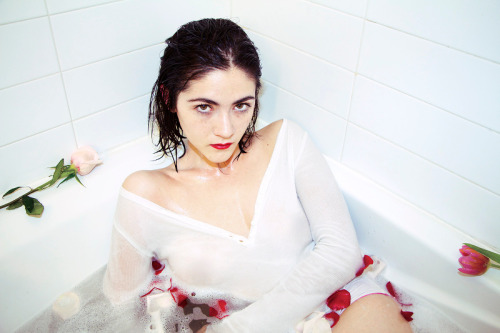 hermione: Isabelle Fuhrman photographed by Tina Turnbow