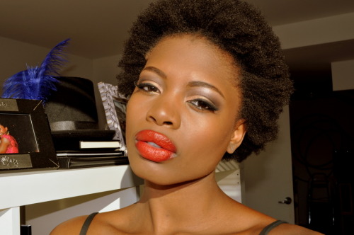 dktastic:  DSLs…. A sexy pair of lips is ALWAYS a good thing.   Love lips