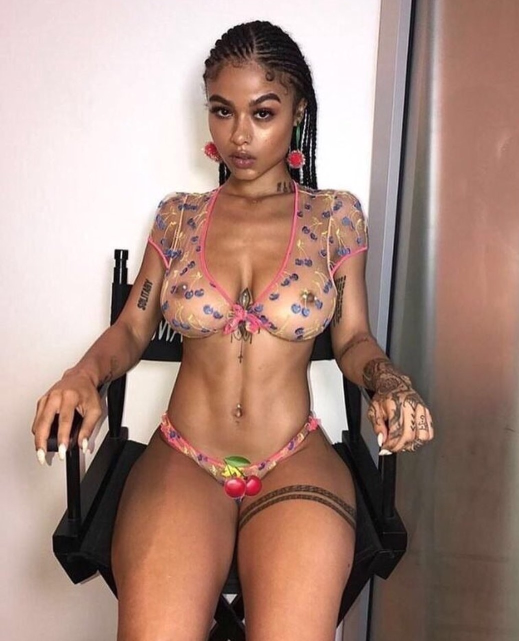 kingjazziedad:  Busty'Loose. Smouldering Looks. Curvy MamiMs India_Rayy ❤️❤️❤️Ms