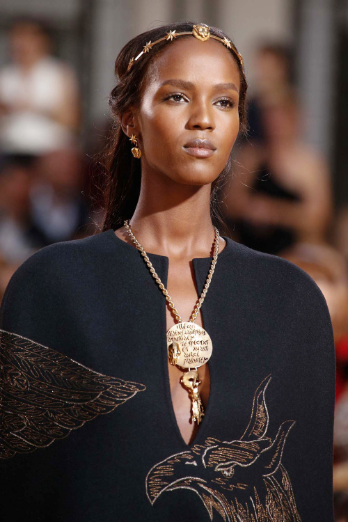 noirmodels:black models at valentino fall 2015 couture + close-ups