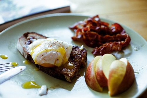 aicuisine:  Inspiration Sourdough bread with fig paste and poached eggs to crispy bacon and apples.