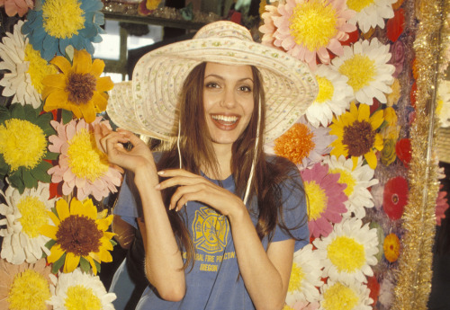 Angelina Jolie, 1994