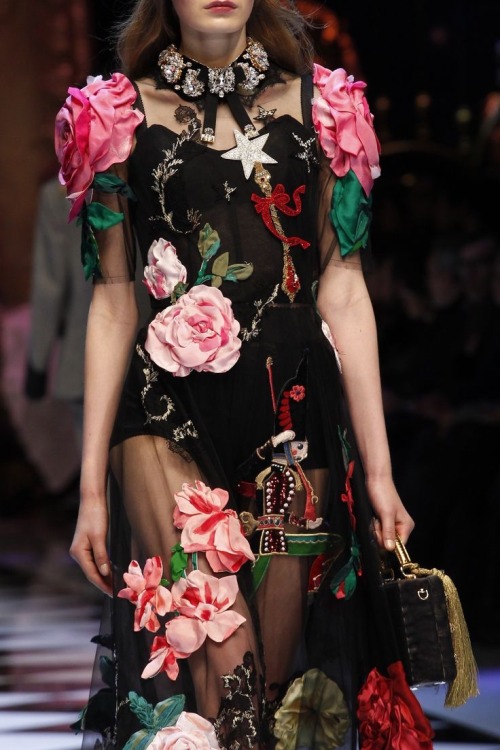 parisfashionhouse:Dolce & Gabbana Fall/Winter 2016/17 details