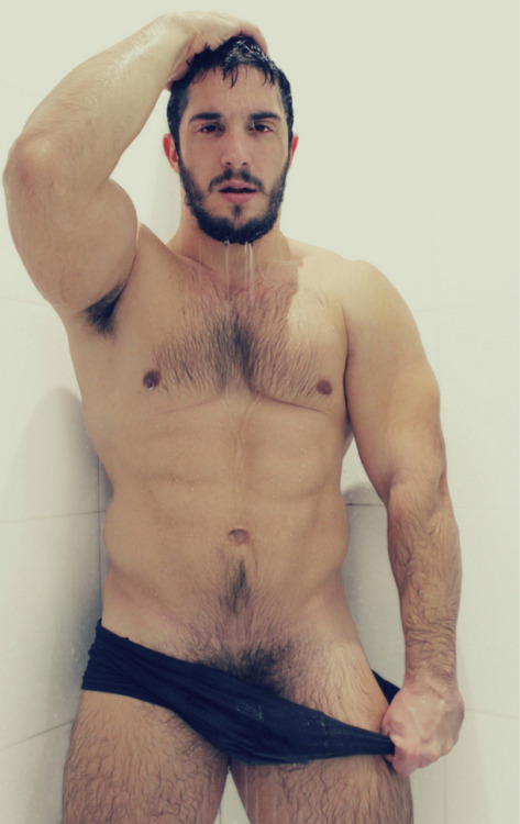 nakedrugby:  woofproject:http://woofproject.tumblr.com  wow