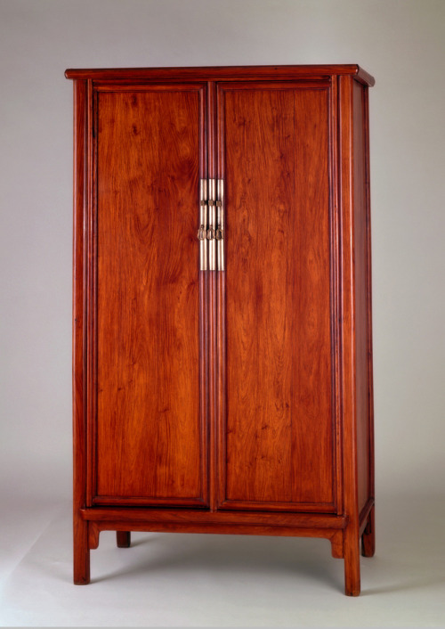 Cabinet, 1550-1650. Ming Dynasty, China. Huanhuali wood. Museum für Ostasiatische Kunst, Cologne. Vi