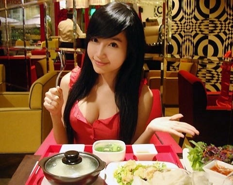 hot Girls Over The Net