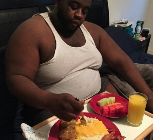 kayvko: chubby–lovers: Big Niggas Is Life!  PAPITO !!!  Mmmmm lower right corner