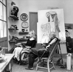 artimportant:  Sylvette David poses for Picasso in his Vallauris studio, 1954 - Pablo Picasso - Portrait de Sylvette David 21, 1954 - Pablo Picasso - Sylvette, 1954  - Pablo Picasso - Portrait of Sylvette David 30, 1954 There was a time when Sylvette