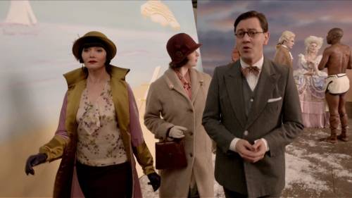 Miss Fisher’s first outfit of “Framed for Murder” (Season 2, Episode 9) is a suitably vibrant daywea