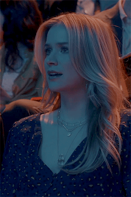 Elizabeth Lail In Gossip Girl (2021)