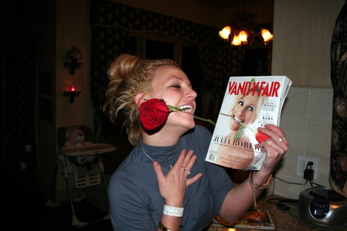 littlehookerofgaga: Britney Spears posing with Vanity Fair Magazine(2007)