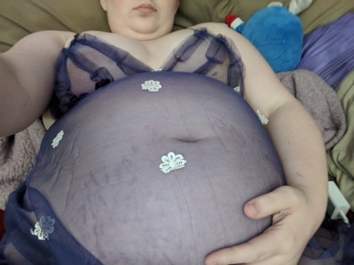 chubbydel:Oh God I feel so big tonight