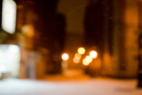 se17enteen:  Chinatown, New York’s first snow of 2014 by Dan Nguyen @ New York City on Flickr. 