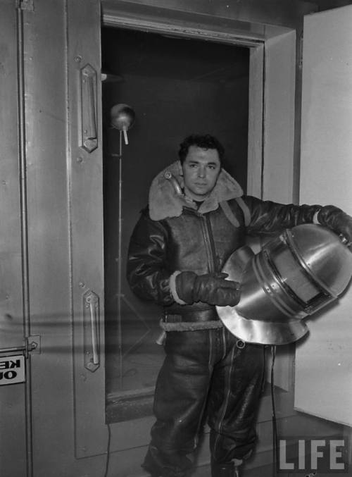 Cold chamber at Douglas Aircraft(Eliot Elisofon. 1942)