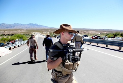 jessehimself:feminally:Just a reminder: the Cliven Bundy Tea Party Protestors pointed assault riffle