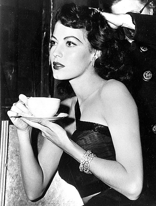 meganmonroes: Ava Gardner during the filming of The Killers in 1946. 