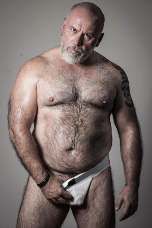 silverbadbear:Hot daddy