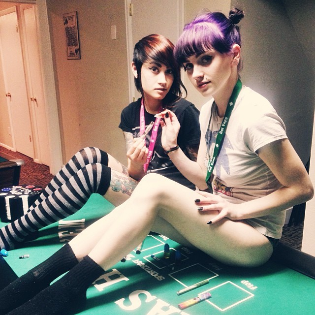 damselsuicide:  @grrrimace and @goddessoftheocean_ repping @gotvape and @sutravape