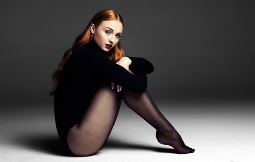 sexyandfamous:Sophie Turner porn pictures