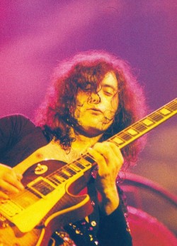 jimmy-pagemakesmewetmypants:  Sexbomb  yeah baby