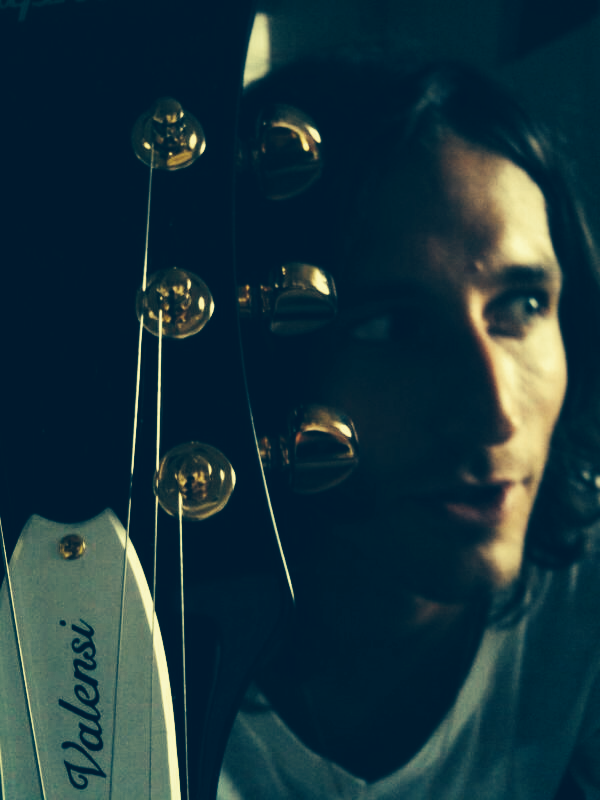stephvalensi:  Nick Valensi [x]  
