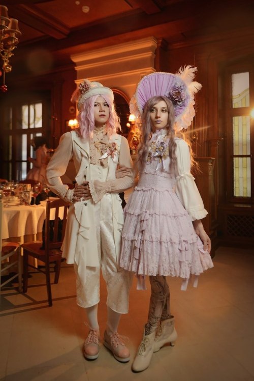 My and elisabeth’s outfits for GLF’s New Year tea party:Pants, hat and accessories: Advent storeDres