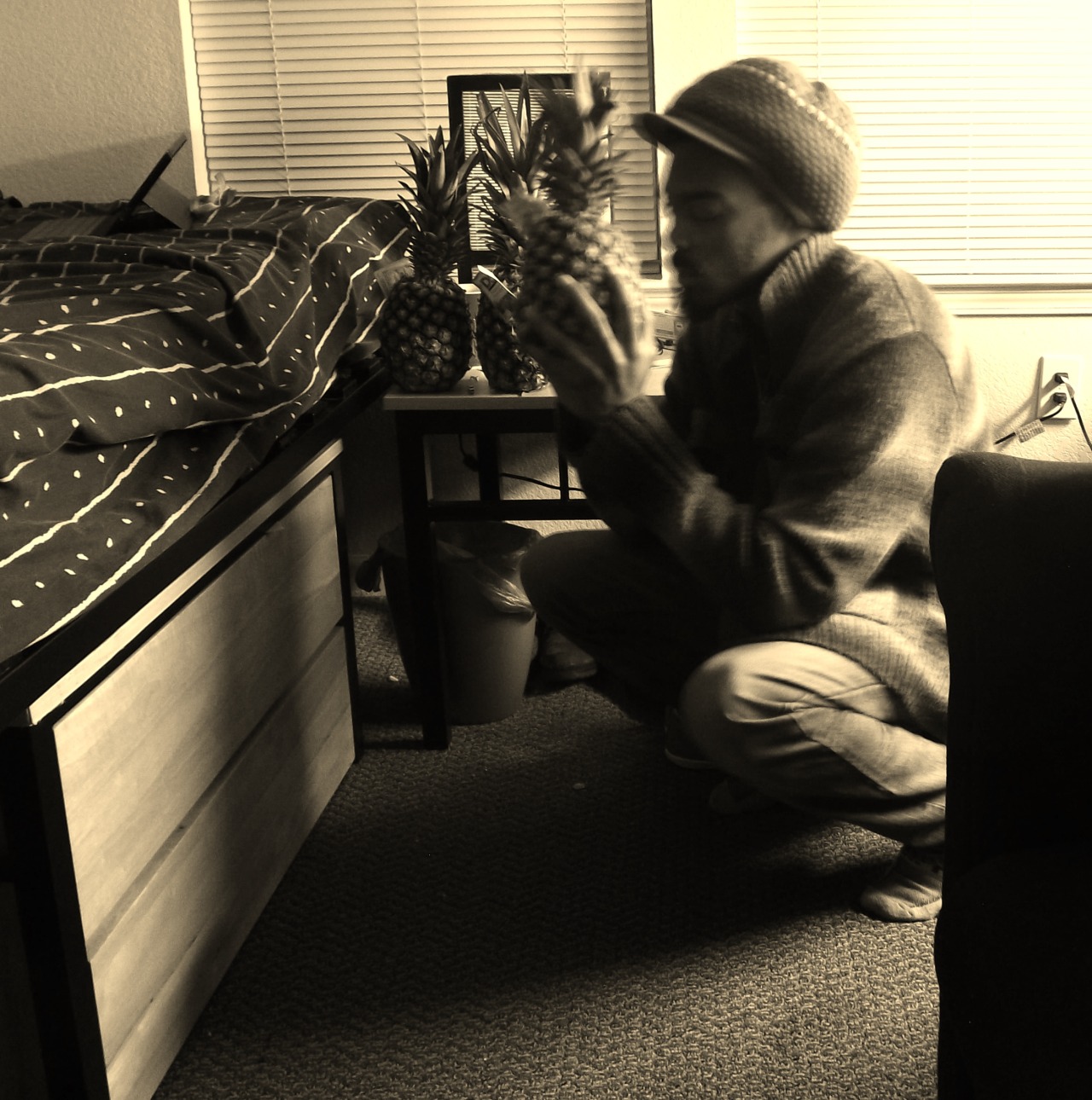cosbyykidd:  icantdnce:  I bought pineapples today. I am pleased  yo girl must be