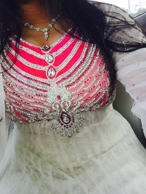 zeauxing:browngirl:here’s what I’m wearing to this grad party WHY…DID I NEVER….SEE THESE…..