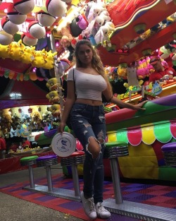 the-poking-tits:  At the fair … http://bit.ly/1NPuFKl