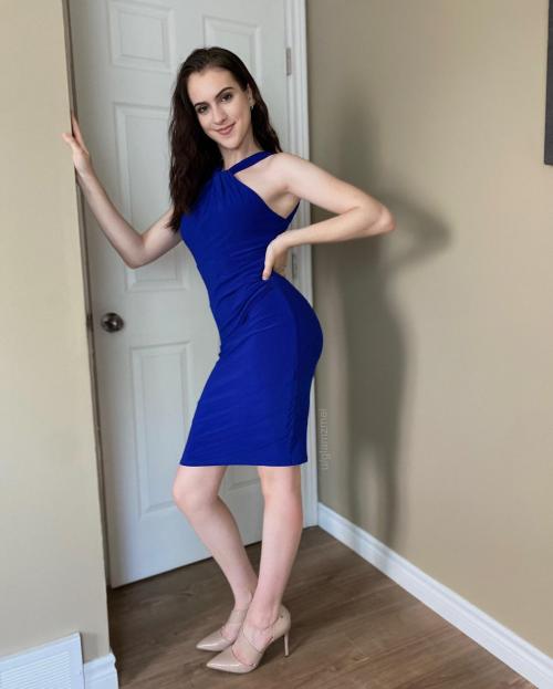 Does this blue dress suit me?