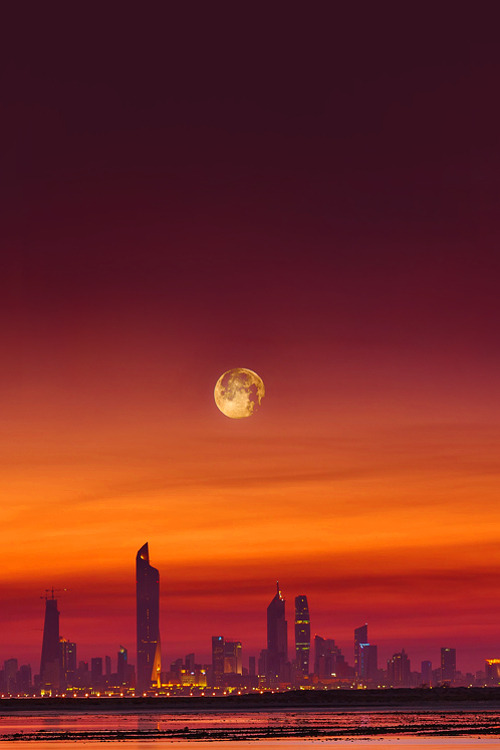 imalikshake:Moon City by Mohammed Al-SULTAN
