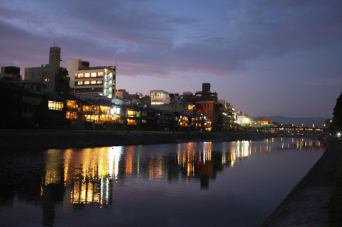 Kamo river at night by makipon on Flickr.