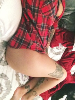 abchannahxyz:  kwen-b:  cozy flannels  That’s Bae right there.