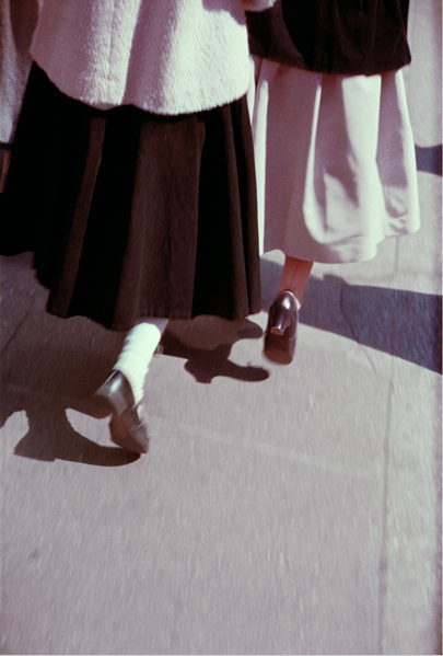 kleidersachen:Saul Leiter, Black and White, 1949 via Fifty One