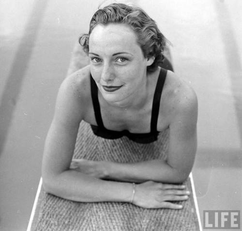 Diver at an AAU meet(Nina Leen. 1950)