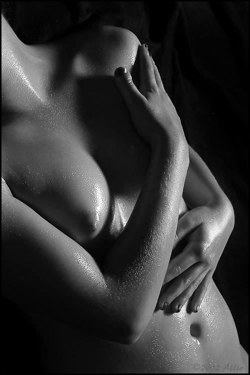 allioart:  Eva Friday for AllioArt  allioart: silkynude | fotografia in bianco e