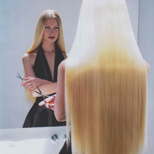 vuittonable:  kirsty hume in “gone with the wind” by michael thompson for vogue november 2000 