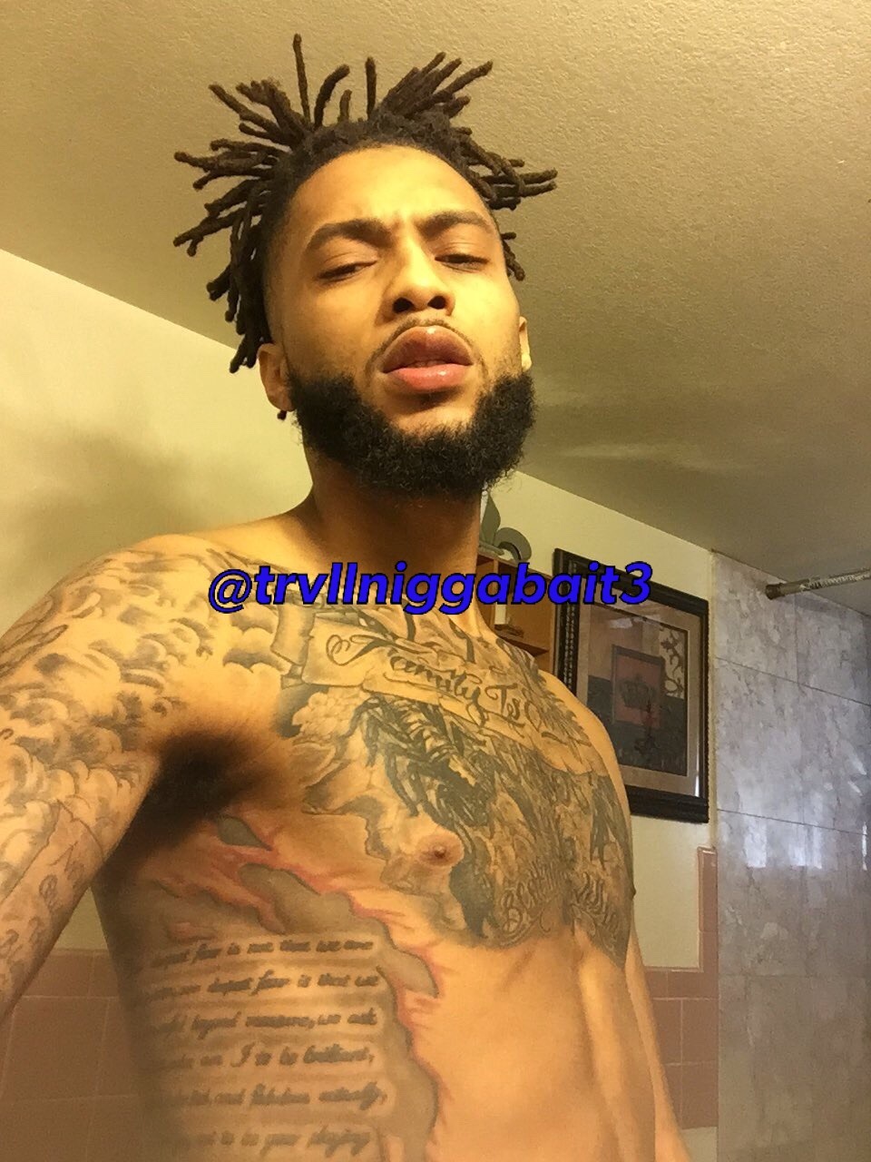trvllniggabait3:  celeb-eggplants:  trvllniggabait3:  Daddy Tronn❤️😩 he lives