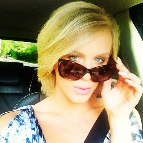 staygorgeousnews:  Rock those sunglasses GiGi!