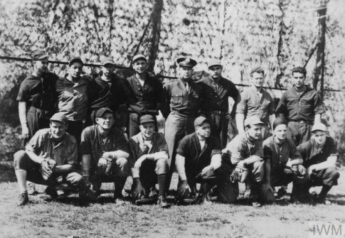The Thunderbolts baseball team of the American 78thFighter Group at RAF Duxford (August 1944).Games 