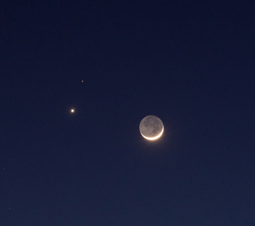 Venus, Mars and moon.Image credit: Peter Barvoets