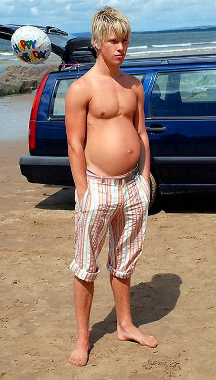 mpregandfeet: lyricmorphs: Caption this! Bryan hit his six month mark on his birthday and celebrated